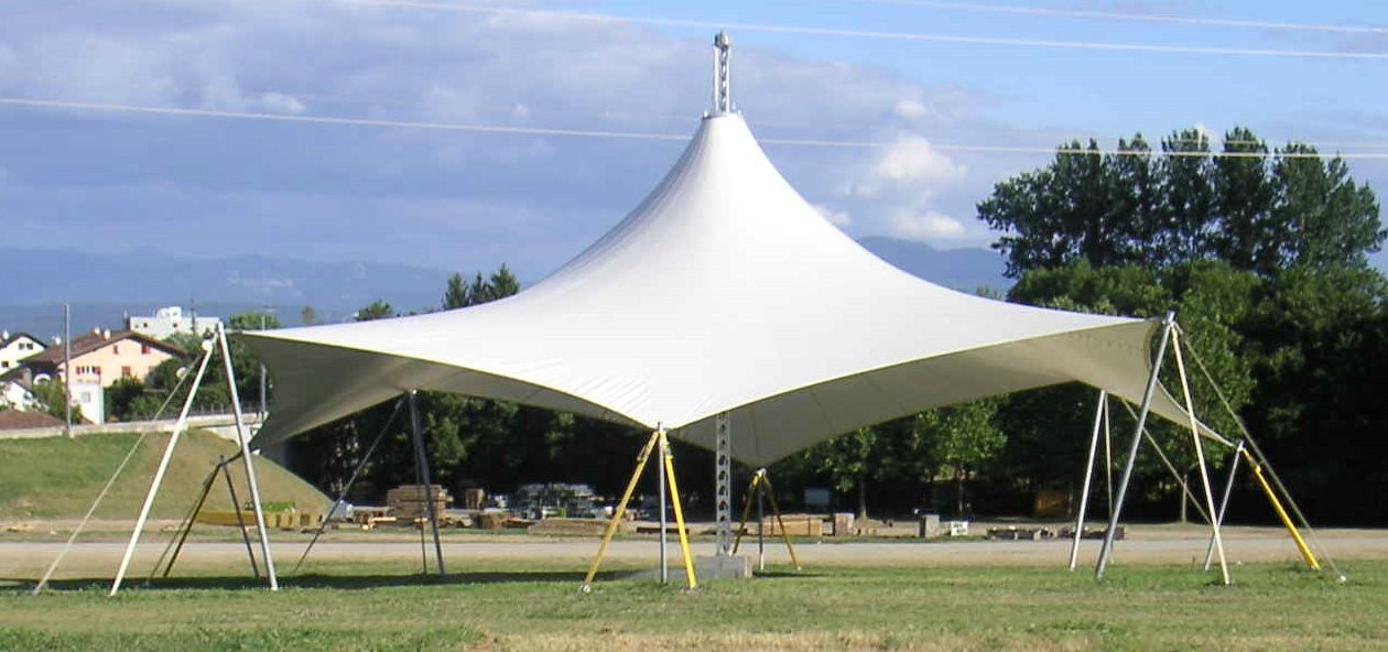 Voile tendue type couvert octogonal