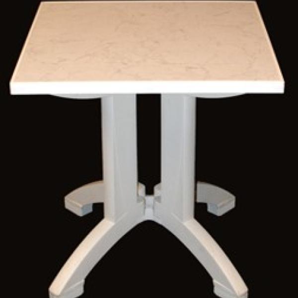Table carrée sur pied
